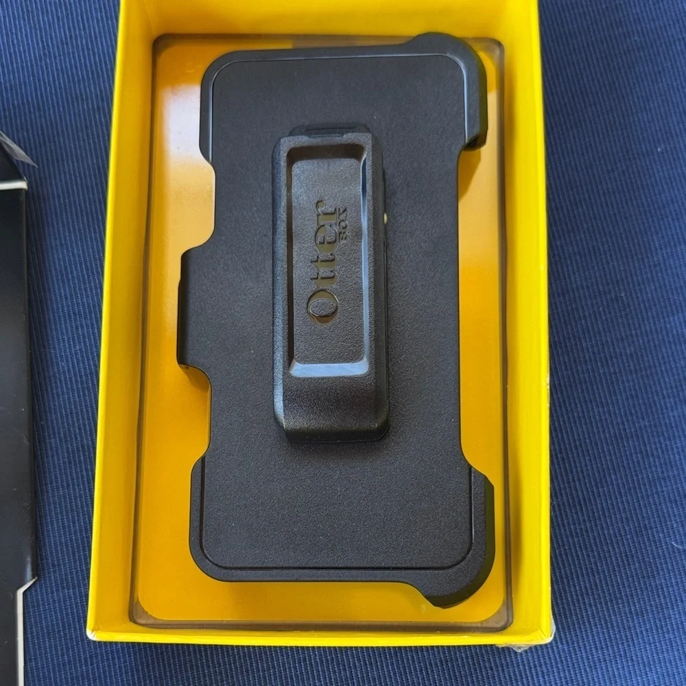 OtterBox Defender Series Case for iPhone 8/7 - Black and Yellow